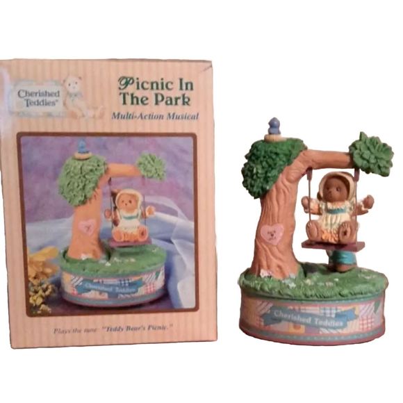 Cherished Teddies Picnic in the Park Musical Figurine 729698 In Box Moving Bears